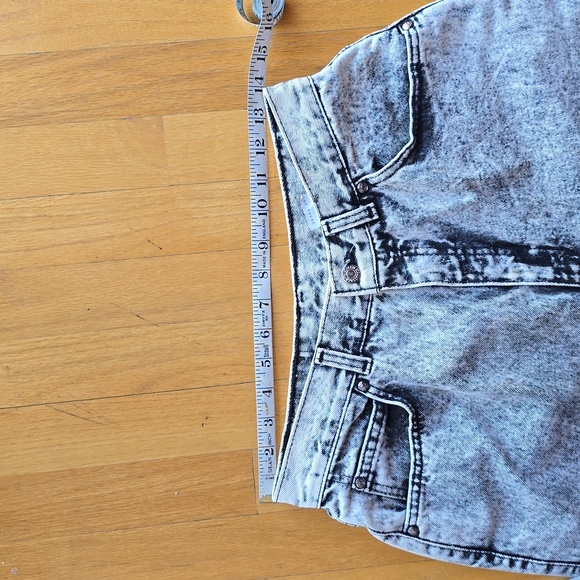 Vintage 1990s Women's Levi's 900 Series Black Stone Washed Denim Jeans-14 - Picture 7 of 7